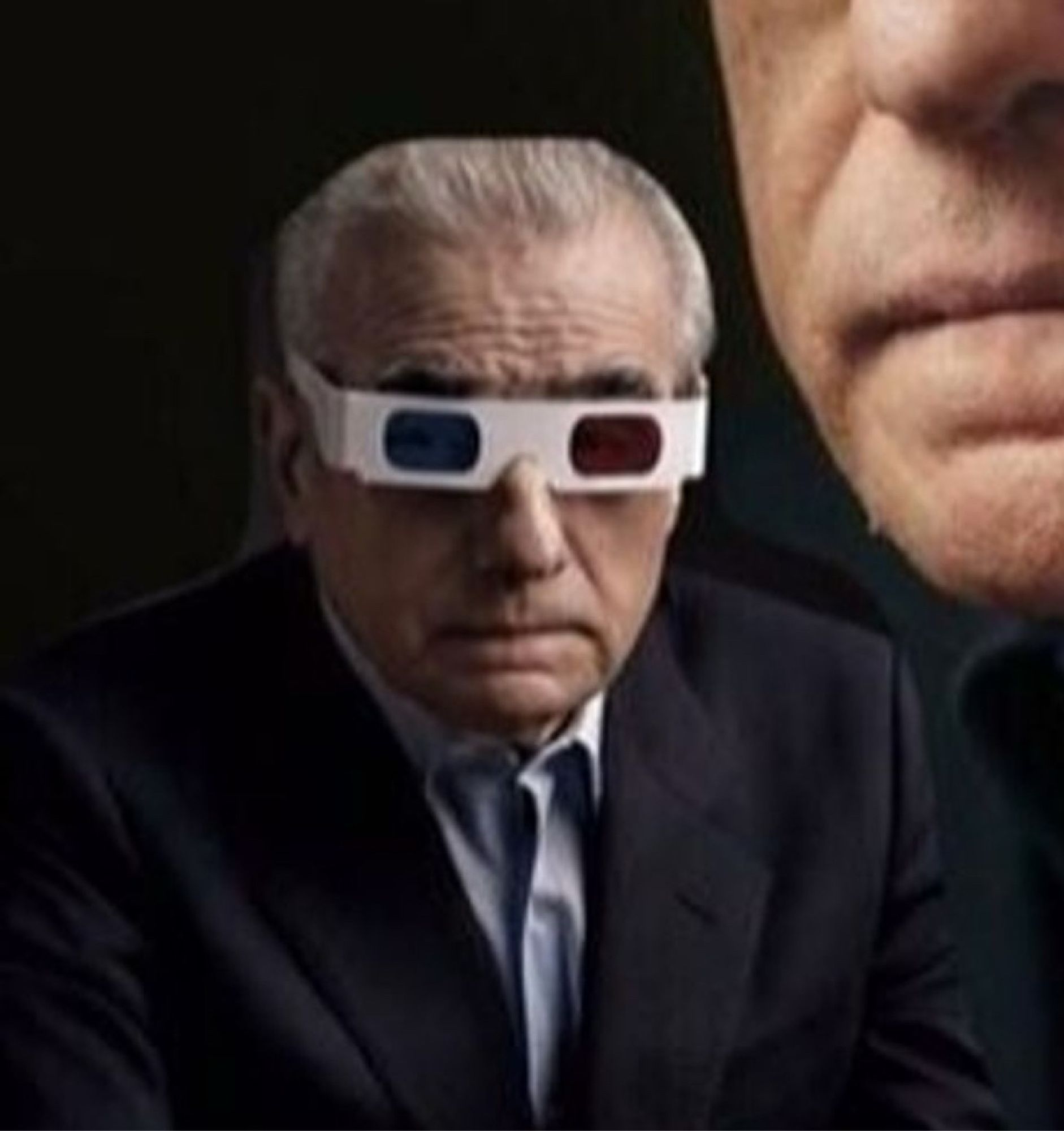 Le Scorsese qui porte des lunettes 3D bleu et rouge