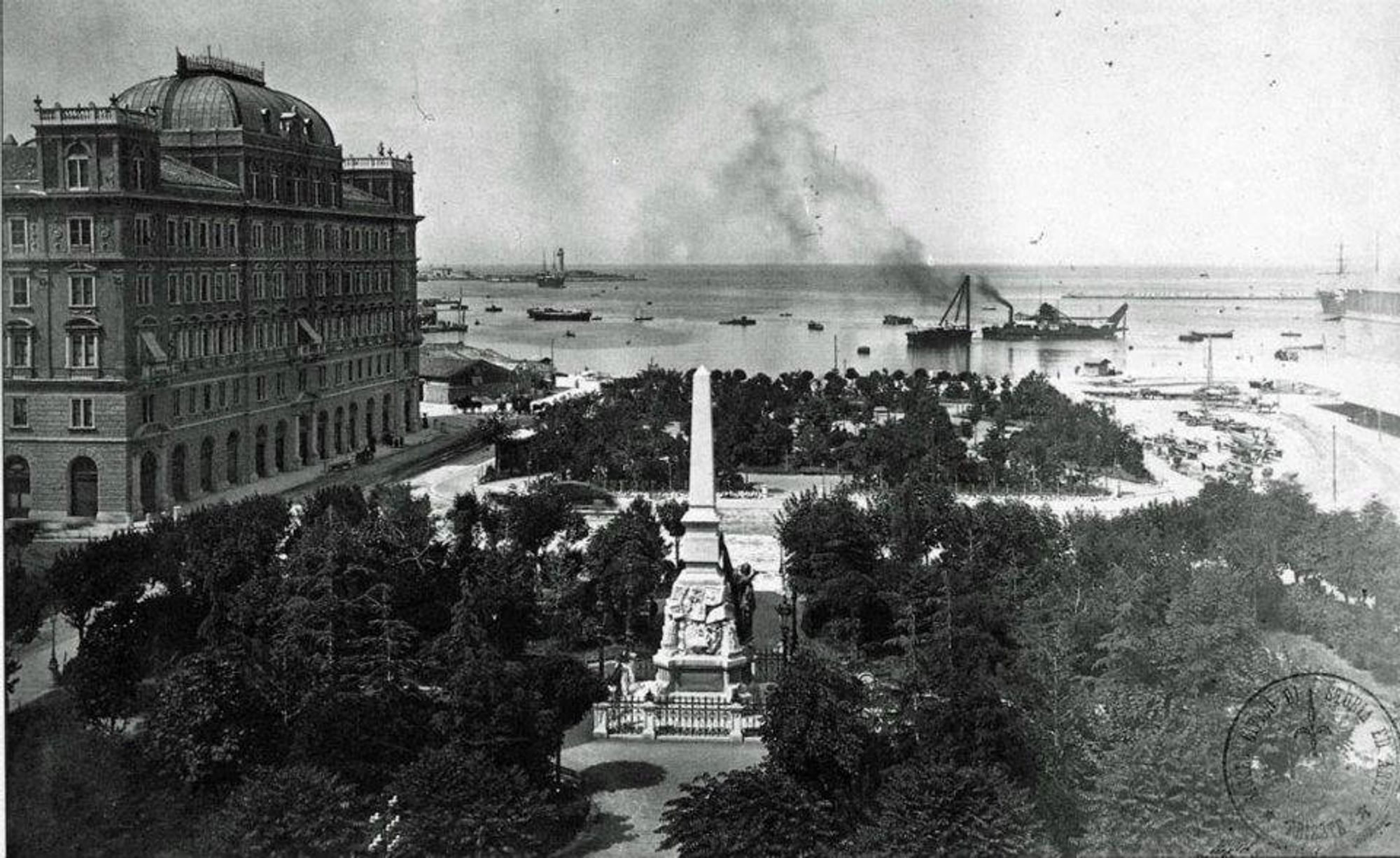 Trieste: photo of the monument celebrating the city's 500 years of dedication to the House of Austria (1382-1882).