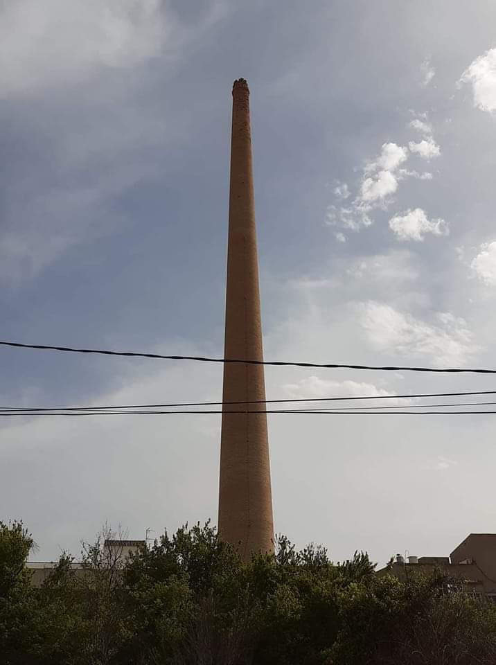 Antigua Chimenea Industrial.