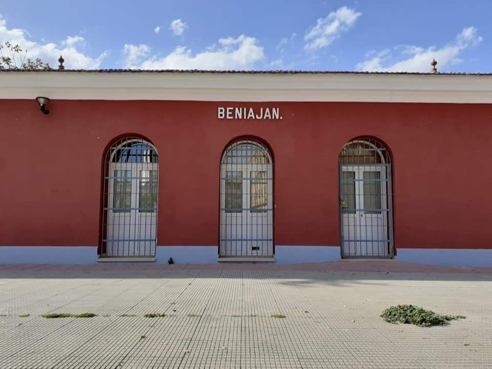 Antigua Estación De Ferrocarril En Beniaján.