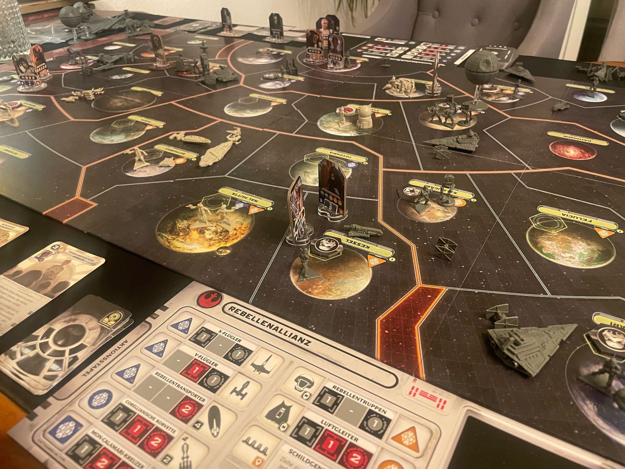 Ein aufgebautes Star Wars Rebellion Brettspiel.