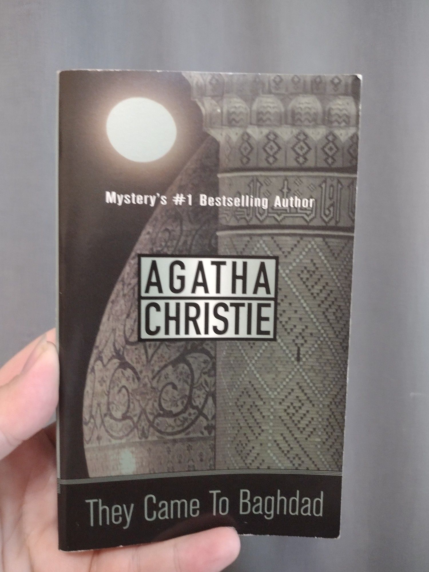 Ending September with Agatha Christie's adventure thriller They Came to Baghdad (1950). While imo the conclusion felt a bit rushed, it was decently paced with a good mystery to read. Plus I haven't read too many stories (nor any really) set in late 40s/ early 50s Middle East. A decent Christie thriller.