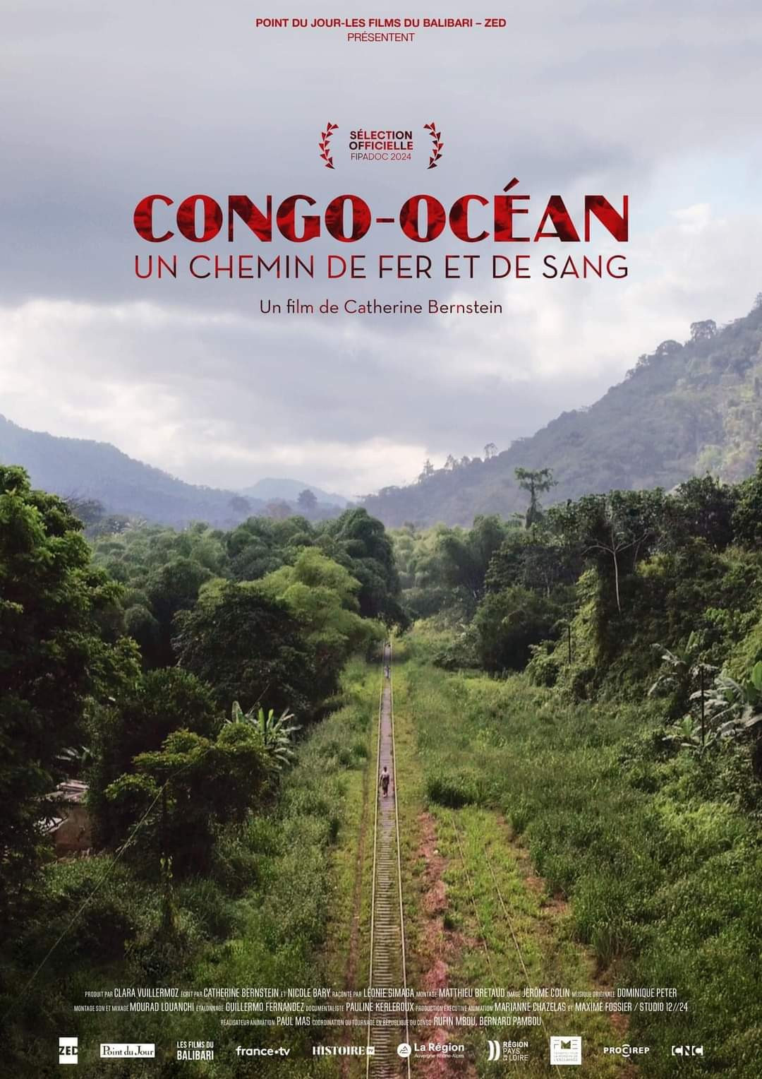 Documentaire sur la construction du chemin de fer appelé Congo Océan durant la période coloniale. Des milliers de mort, essentiellement des congolais.e.s d'épuisement.