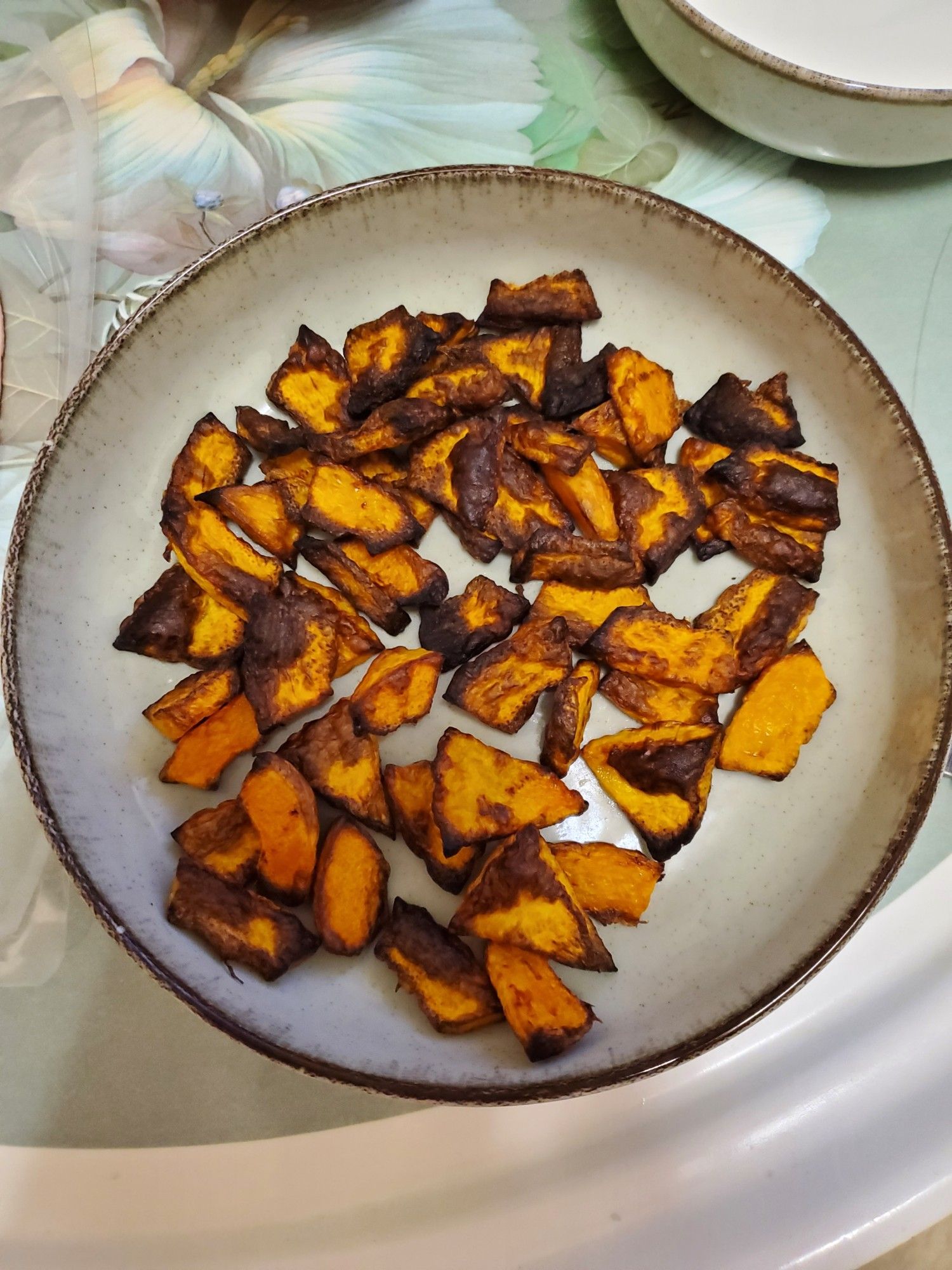 Frites de butternut (très) grillées au four.