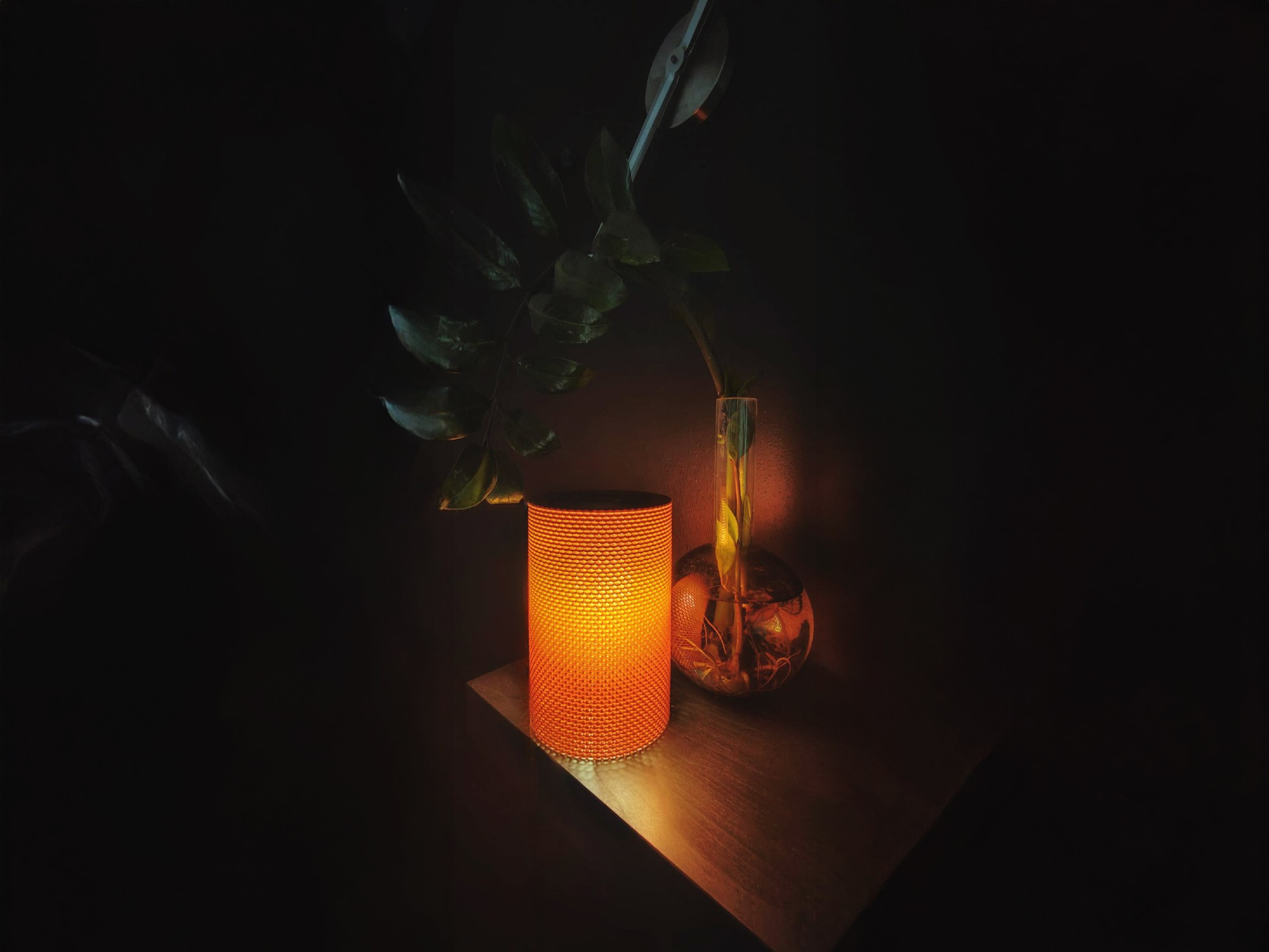 Mesh used as a table lamp