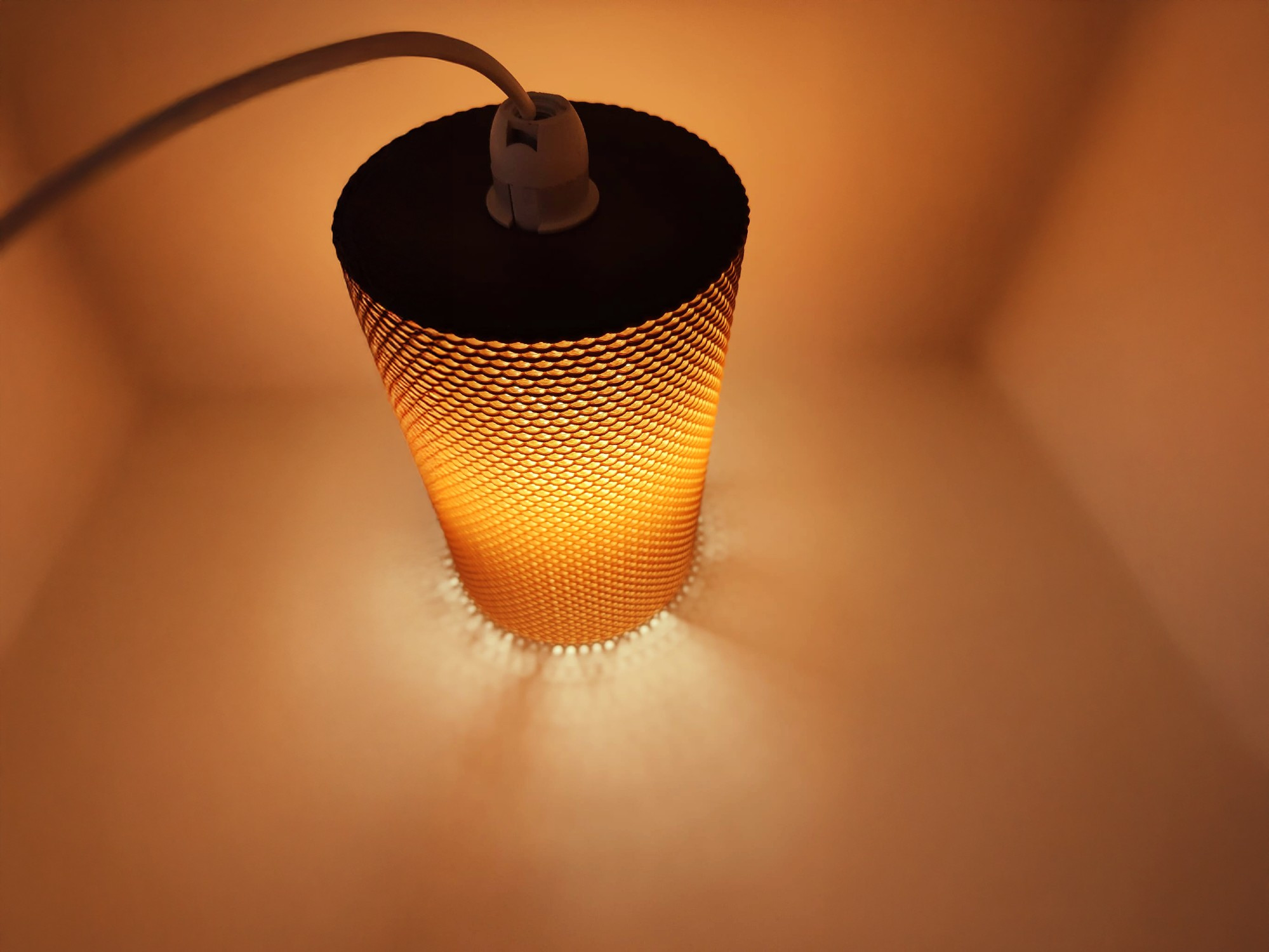 Mesh lampshade detail
