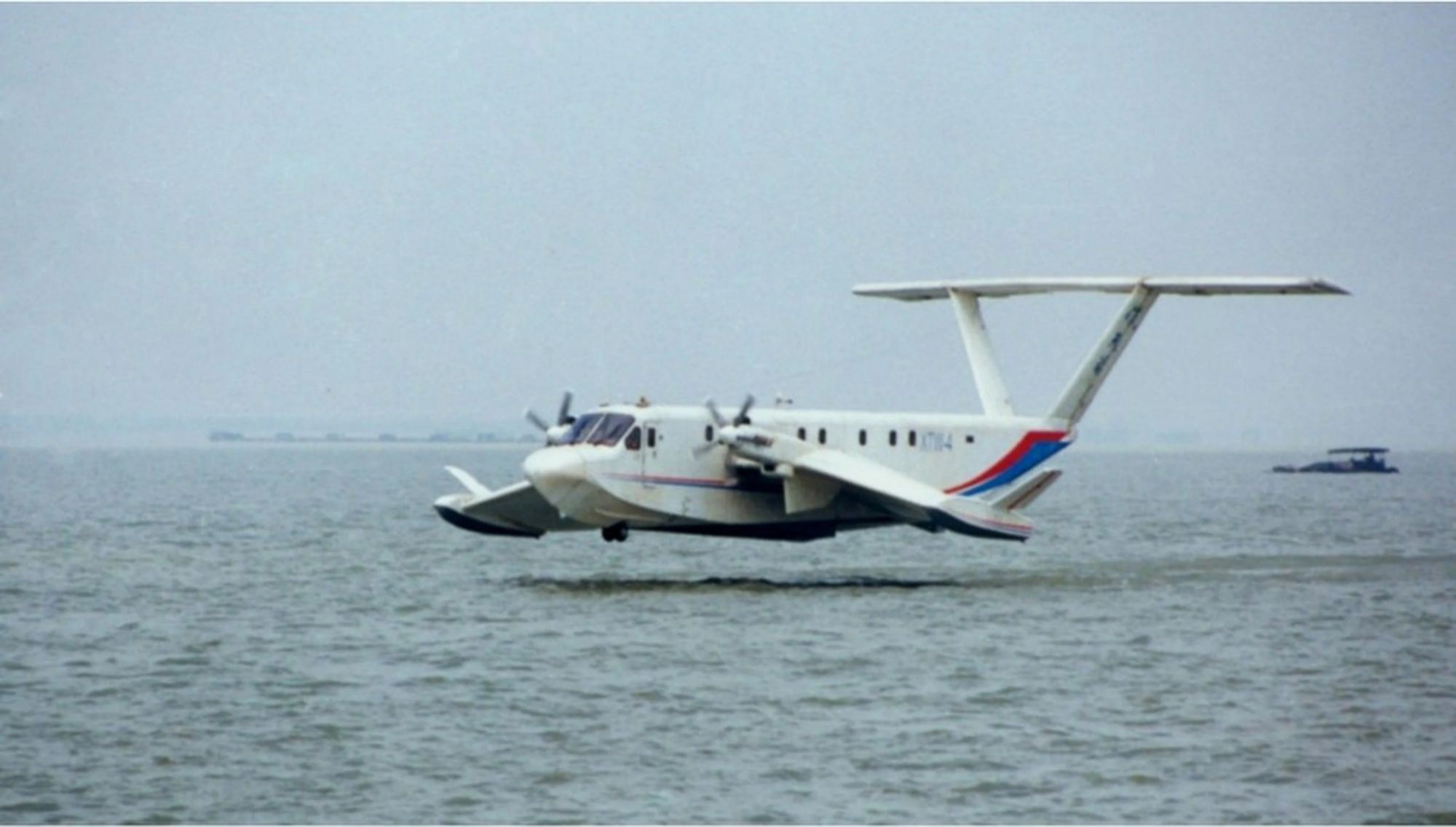 Itsy bitsy teeny weeny Chinese ground effect machiney.

It's quite a small Chinese ekranoplan, but it's just as cheerfully daft as the big bad Russian ones.