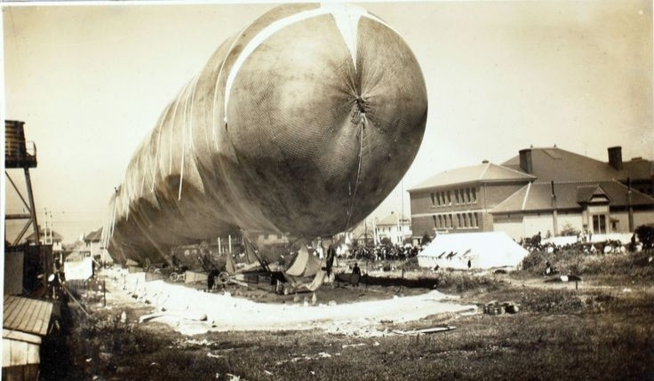 The end of the airship. It's been fitted with - and I swear I'm not playing jokes on those of you who need screenreaders - what can only be described as a glans. At least the lack of a foreskin confirms it's an American airship, I suppose...