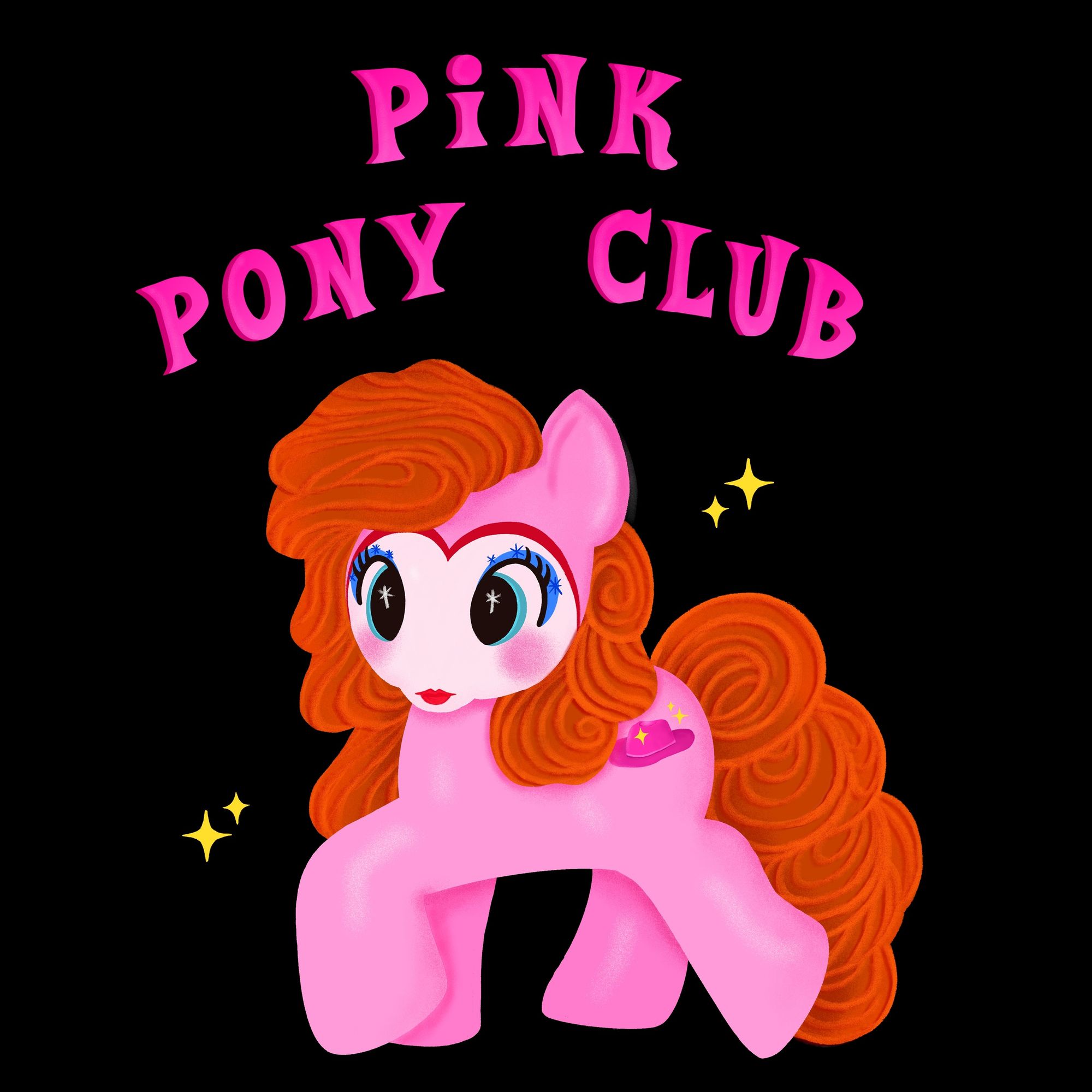 ilustração de uma boneca my little pony cor de rosa claro com crina ruiva. ela usa maquiagem branca e vermelha em formato de coração cobrindo o rosto, blush e sombra azul nos olhos. em cima da ilustração os dizeres "pink pony club" em letras cor de rosa