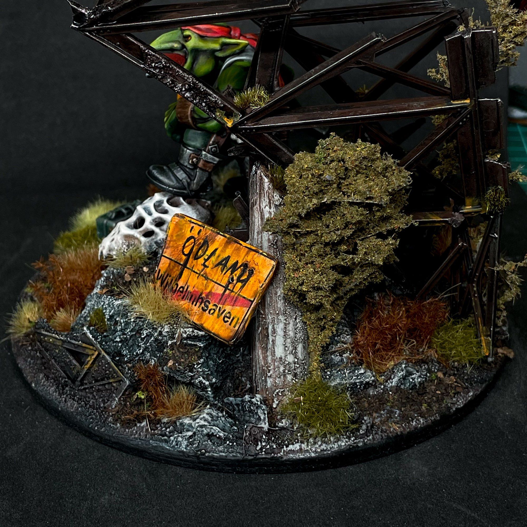 Slygob Goblin miniature on a fallout themed base.