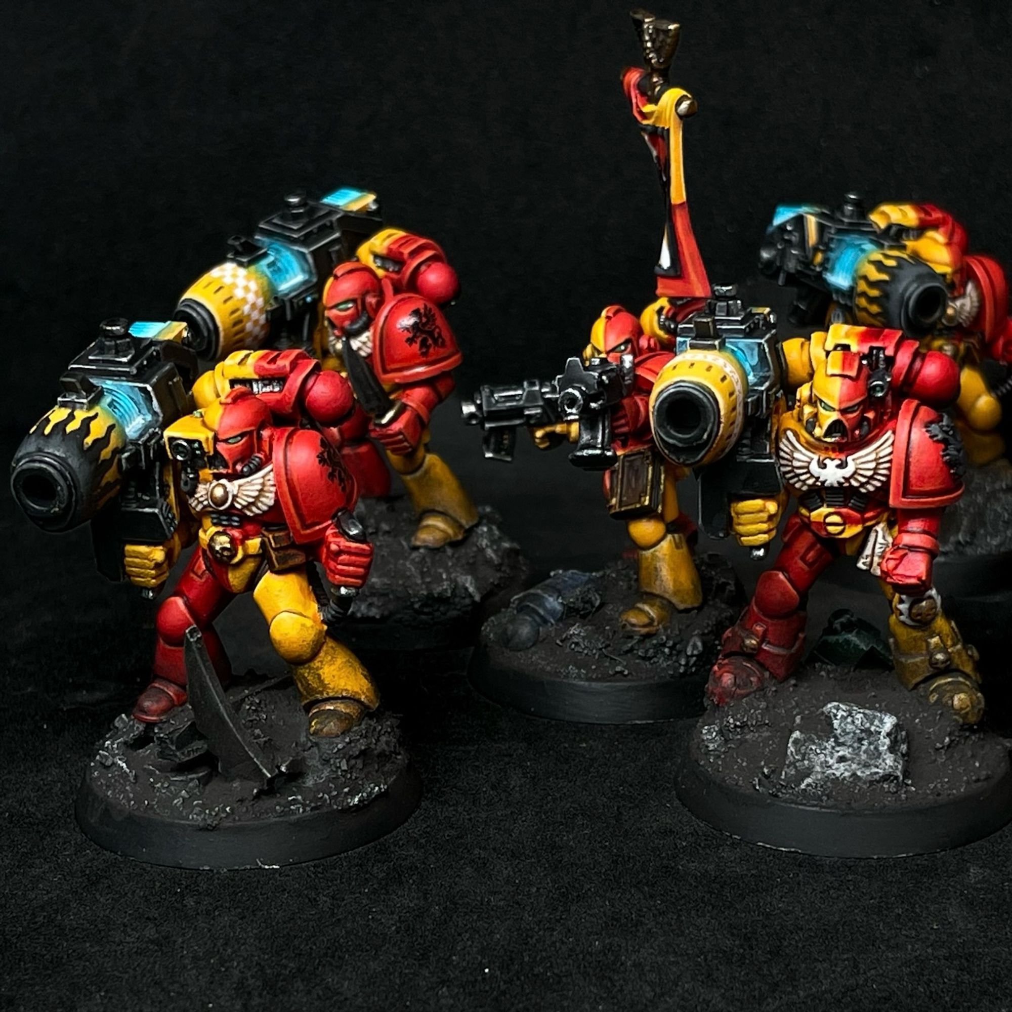 Oldschool space marine devastator squad with plasma cannons.