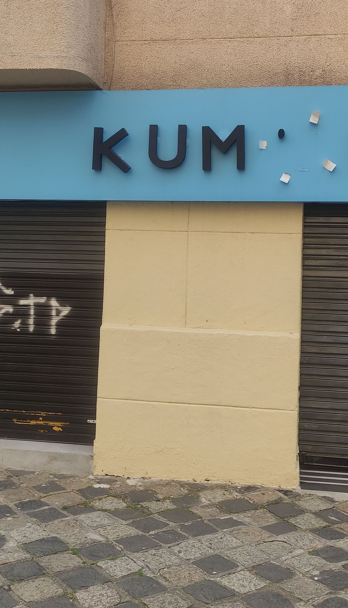 fachada do Kumon mas caiu o O