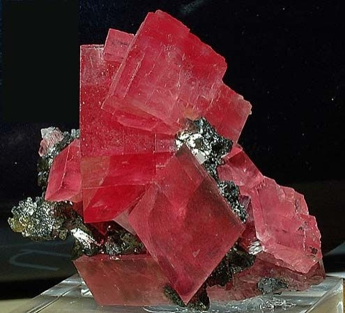 Even more gorgeous Crystaline Rhodochrosite shaming kyanite and it's blue exterior