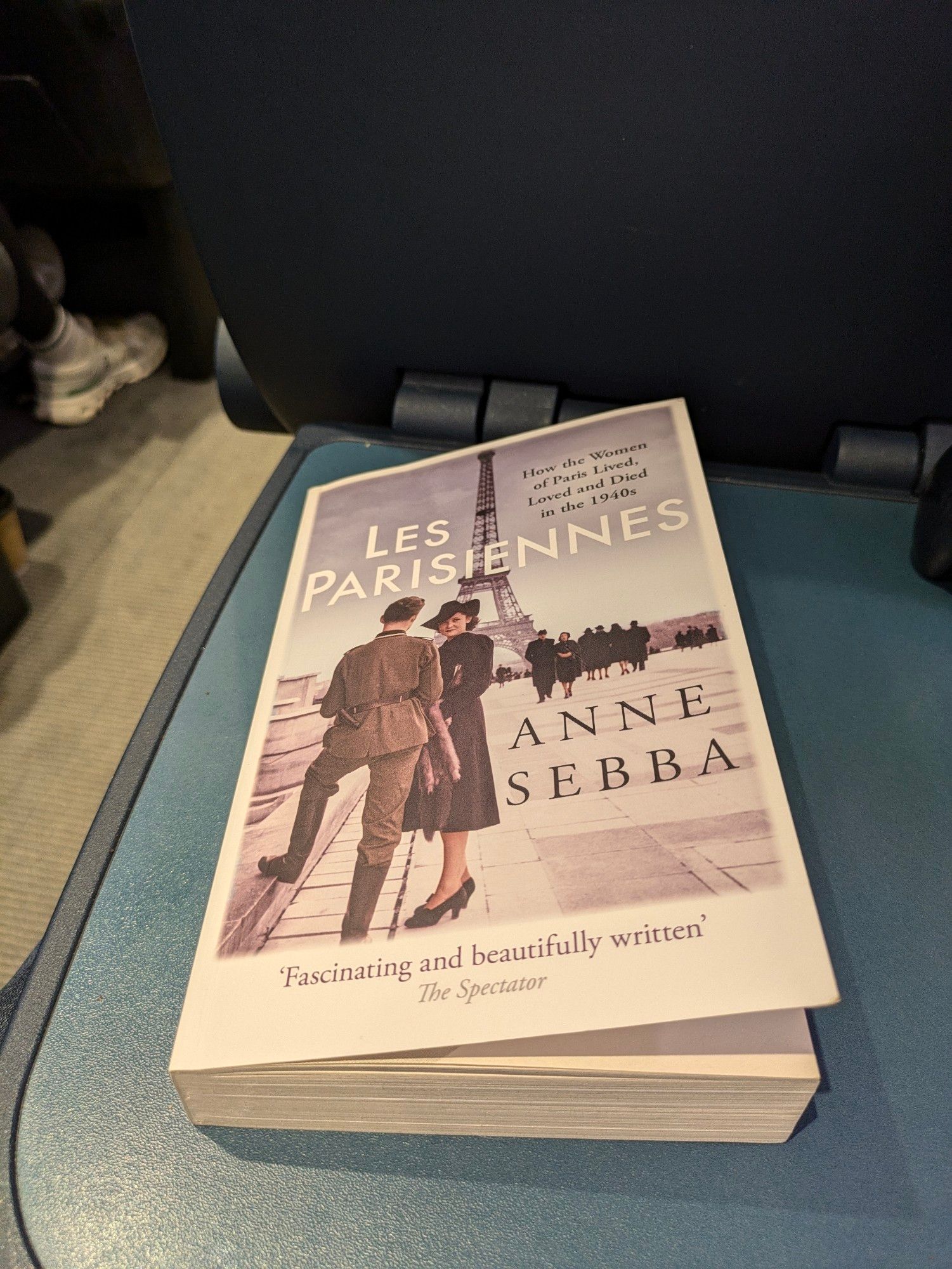 Les Parisiennes by Anne Sebba