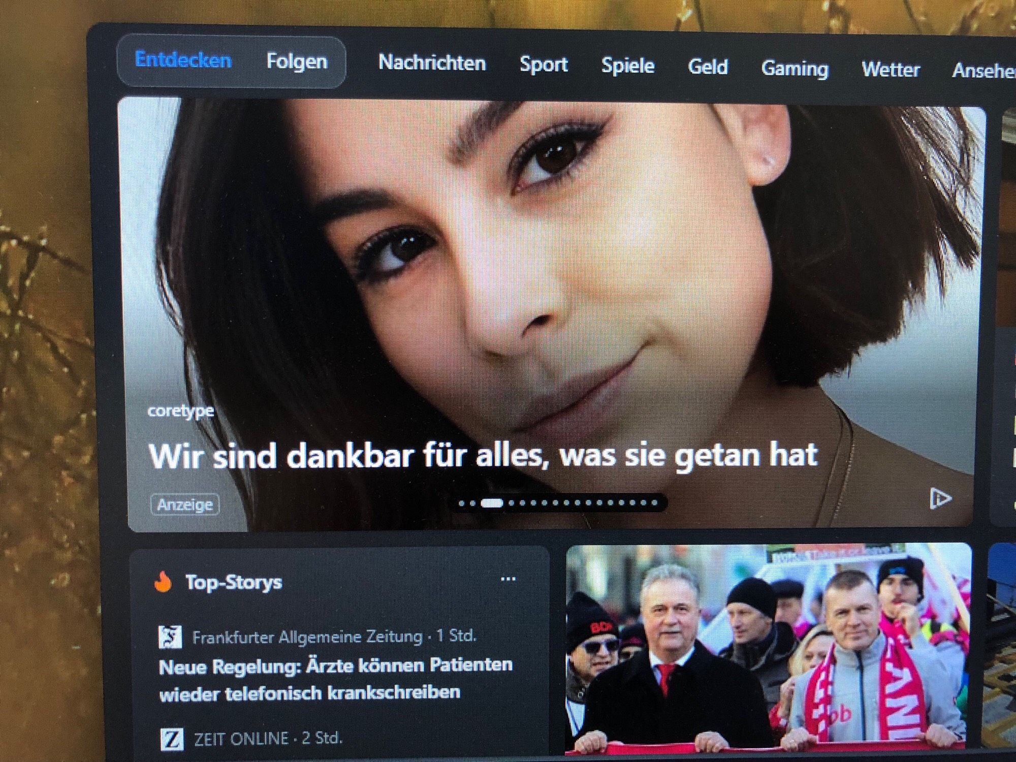 Werbung im Browser mit Bild von Lena Meyer Landruth und dem Titel: „wir sind dankbar für alles, was sie getan hat“