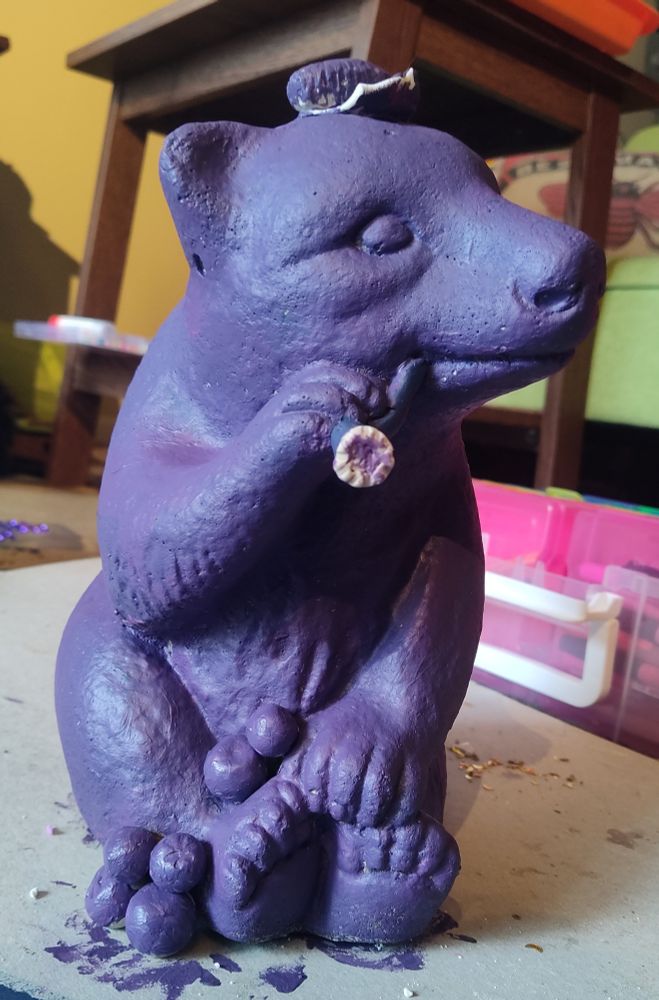 Same bear, from the side.