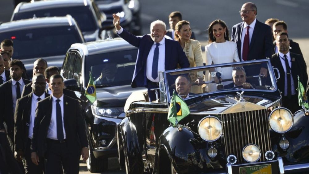 Carro usado pela escolta presidencial, do GSI, é roubado à mão armada em SP