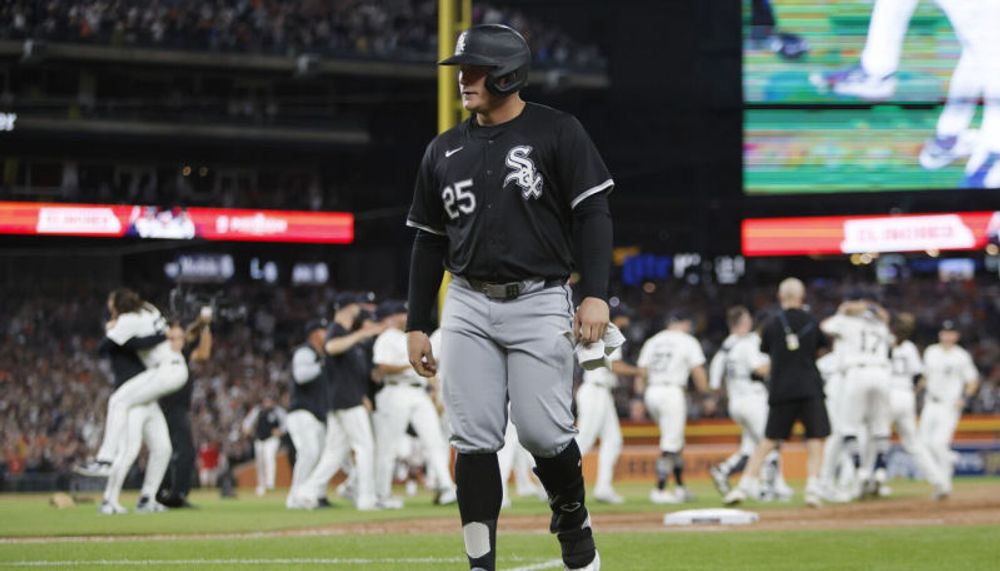 121! White Sox fall to playoff-bound Tigers, set modern-era record for losses in season