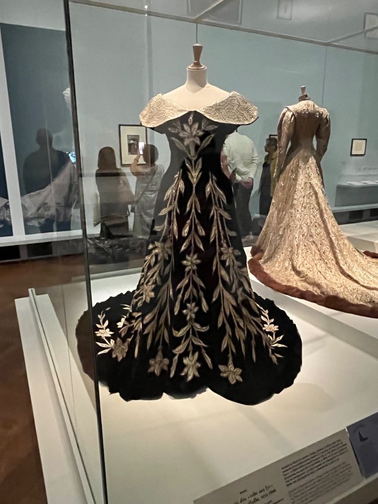 Black velvet and white flowers worth dress