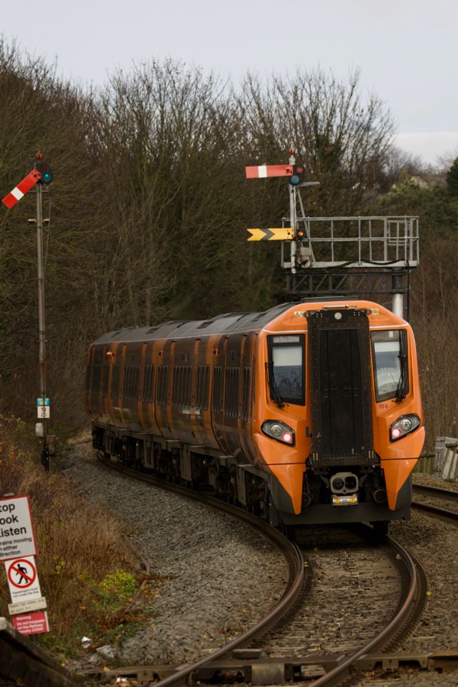 West Midlands DMU 196108 is seen passing lower quadrant semaphore TJ20 having just departed Worcester Foregate Street working 1M11 to Birmingham New Street.