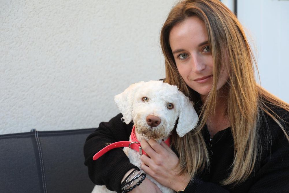 La Chienne empoisonnée et sa propriétaire 