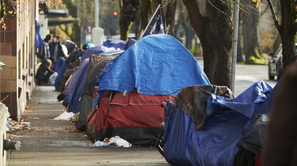 Federal judge blocks new Trump conditions for mass transit, homelessness grants