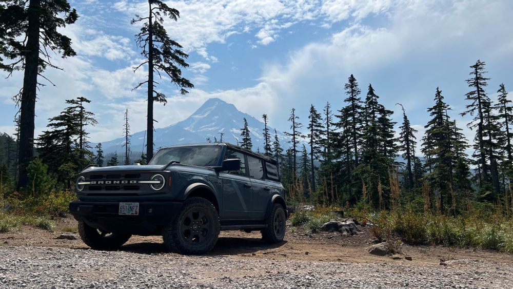 2021 Ford Bronco Big Bend with Mt. Hood in the background