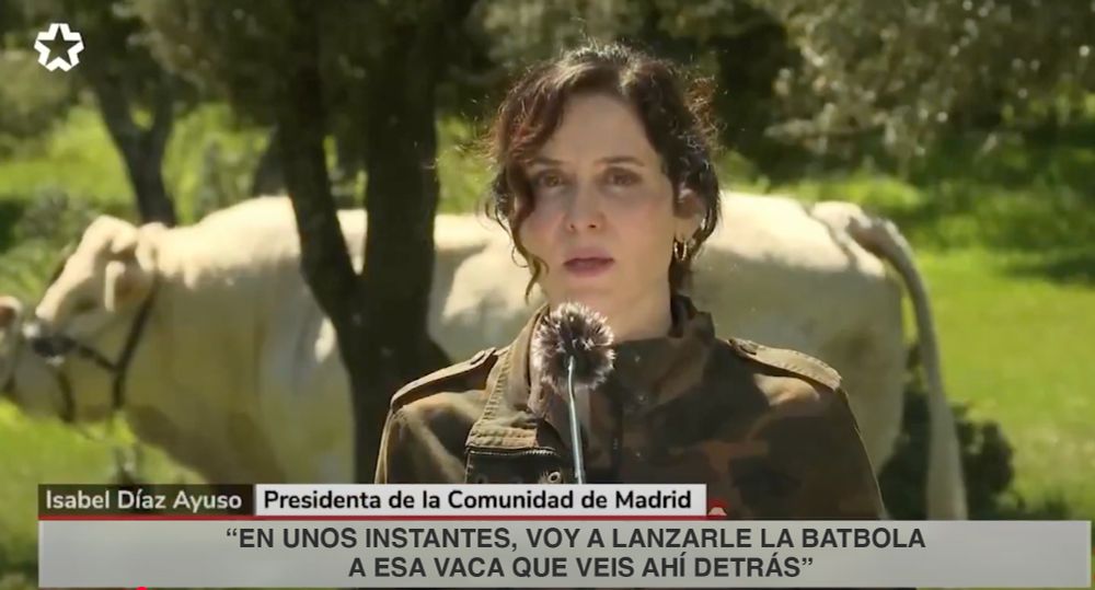 Isabel Díaz Ayuso, protagonista del cortometraje "Una lección de cine", de Nacho Vigalondo (1999).