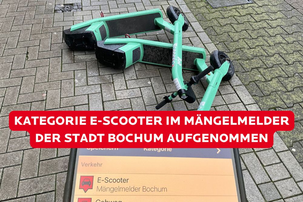 Sharepic: umgekippte E-Scooter, im Vordergrund die Mängelmelder-App mit der neuen Kategorie „E-Scooter“.