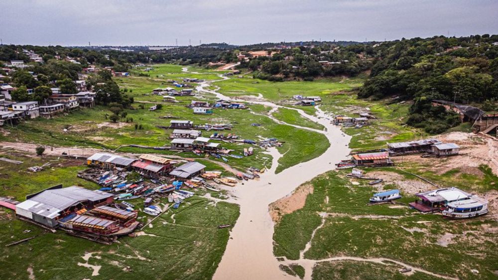 Seca impacta economia de quem depende do lago do Aleixo