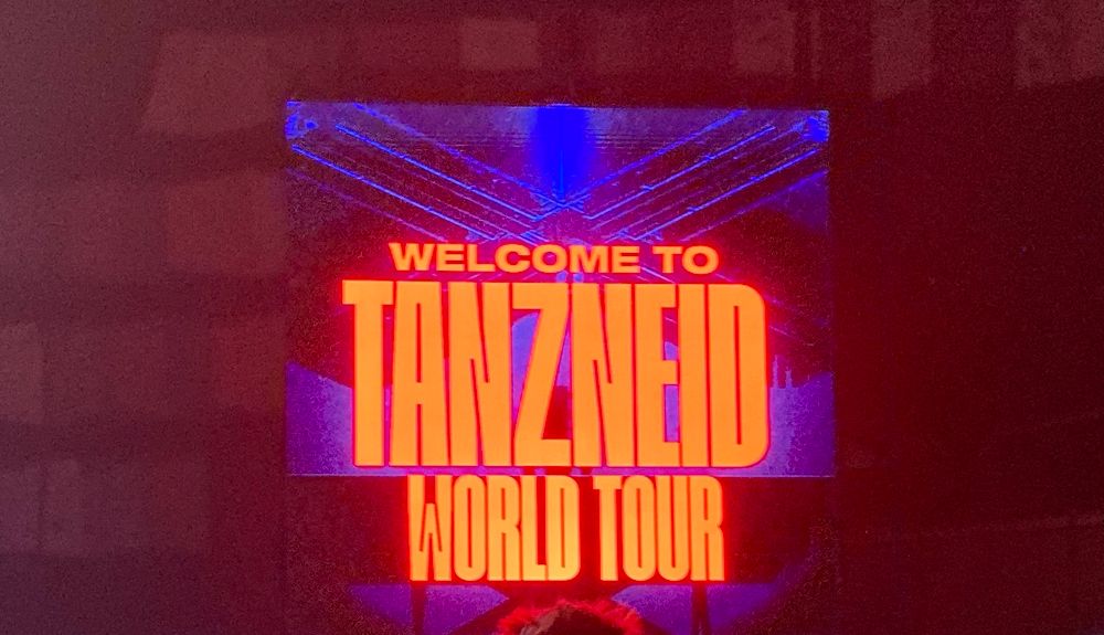 Electric Callboy Tanzneid tour monitor at Stadthalle Wien