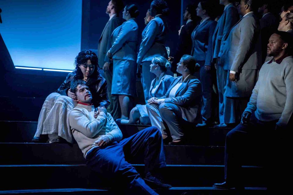 Yewon Han (Ophélie) and Gregory Feldmann (Hamlet) Photo: Genevieve Girling