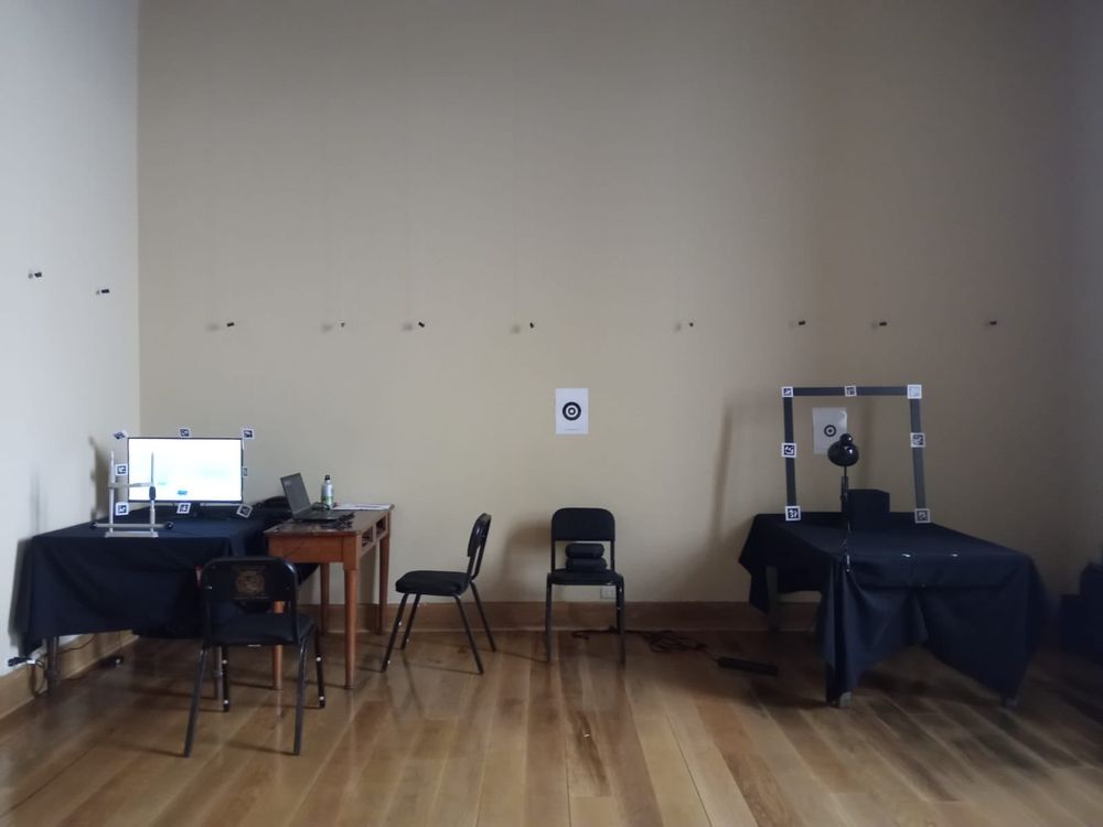 The set-up for the experiments at the Museum of Archaeology and Anthropology of the San Marcos University. There are two sets: one for screen and one for actual artefacts.