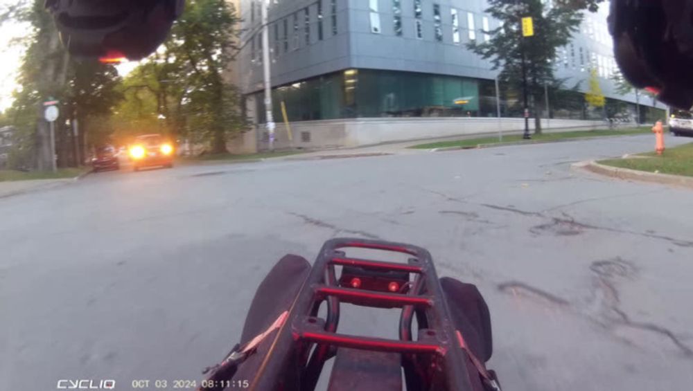 Driver cuts up bus on University Ave, Halifax/Kjipuktuk