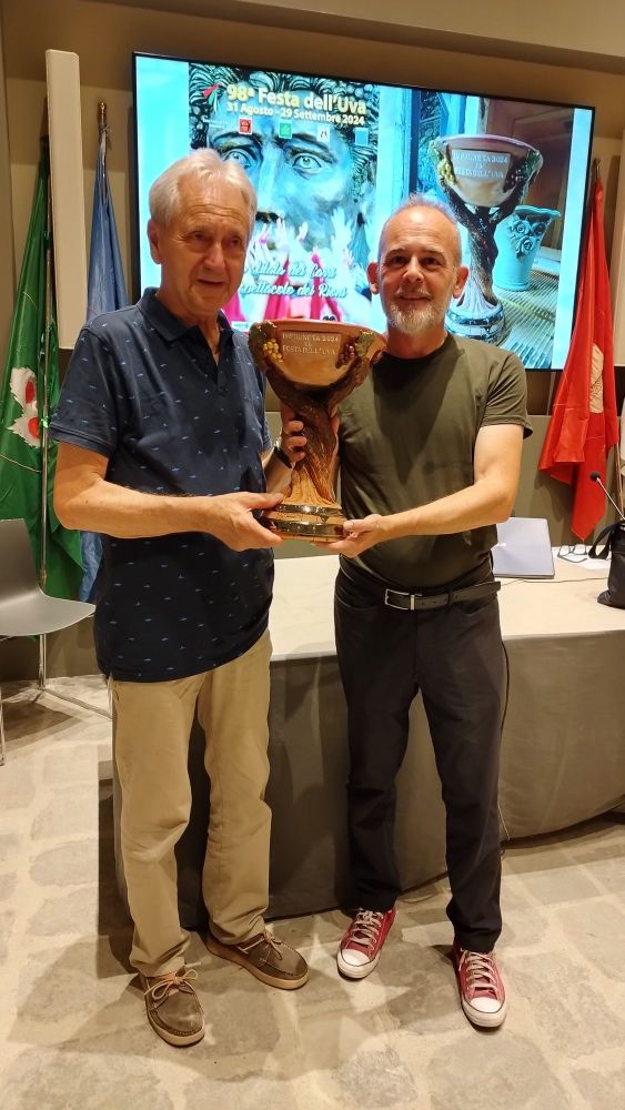 Svelato il trofeo della 98ª Festa dell'Uva di Impruneta | RossoRubino.tv