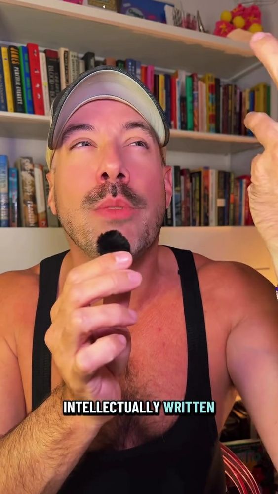 Buch-Influencer sagt "Intellectually written, yet impossibly consumable" 