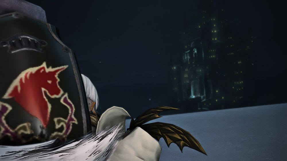 Ramiah looking over ishgard with Haurchefant with her tail wrapped around his shield, covering the crack.