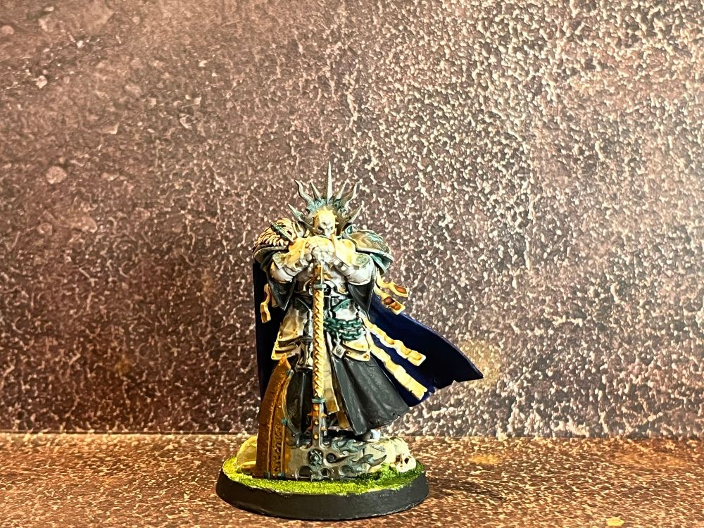 Stormcast Lord-Terminos with a big rusted axe, in white armor.
