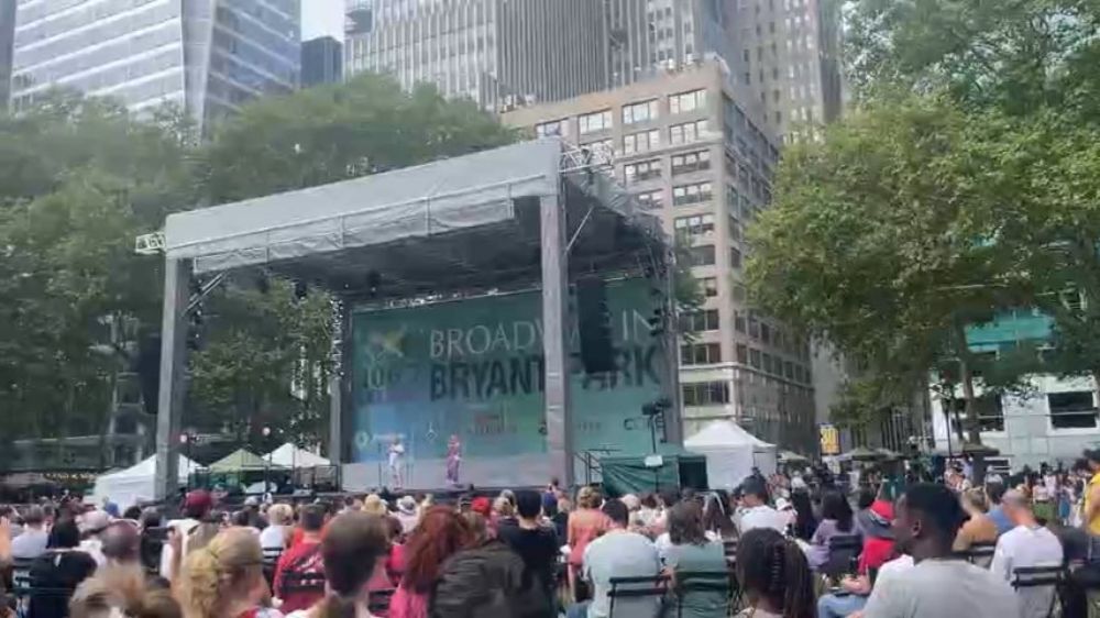 Broadway at Bryant Park: & Juliet