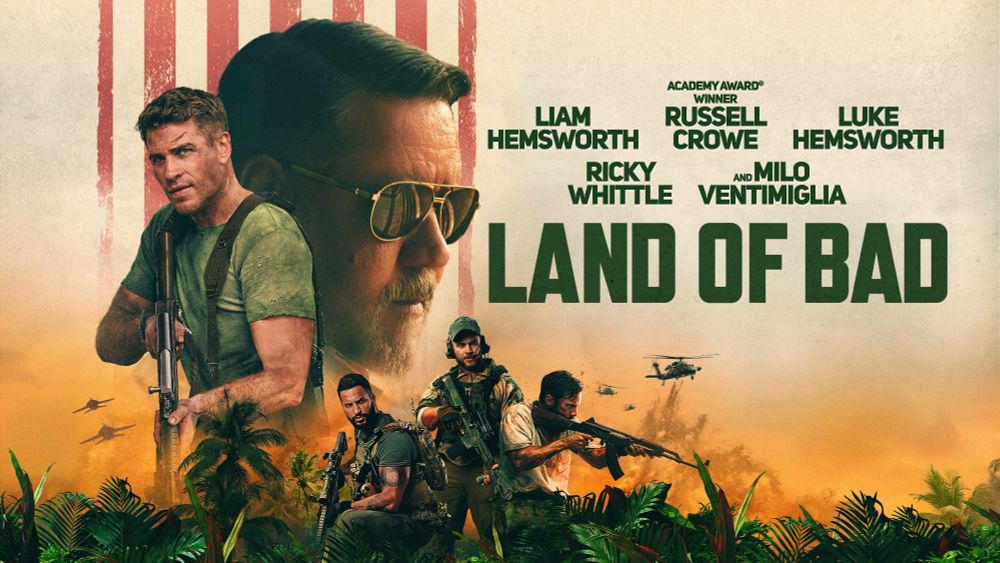 Liam et Luke Hemsworth et Russell Crowe dans Land of Bad