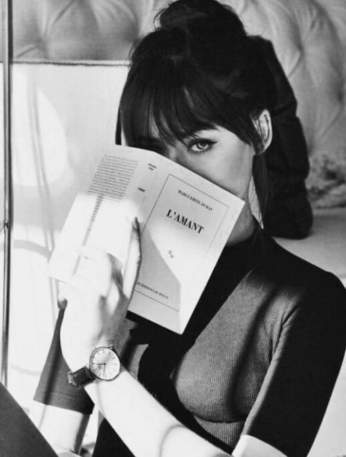 Anna Karina lit l'amant de Marguerite Duras