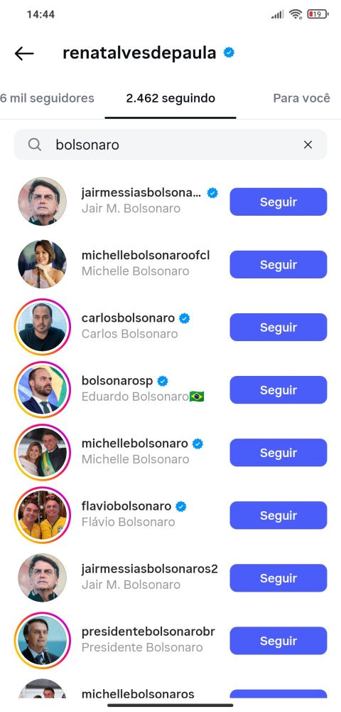 print de quem a dona do podcast venus day talks segue: toda a família Bolsonaro e várias contas relacionadas a eles