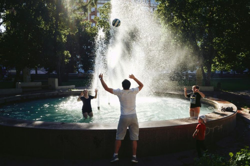 How to Survive Extreme Heat Hits: Know Your Risks, Recognize The Symptoms, And Stay Safe