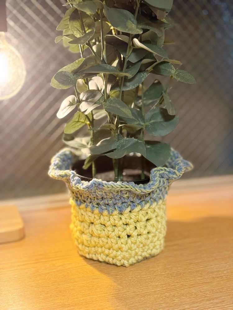 フェイクグリーンの鉢カバー(手編み)