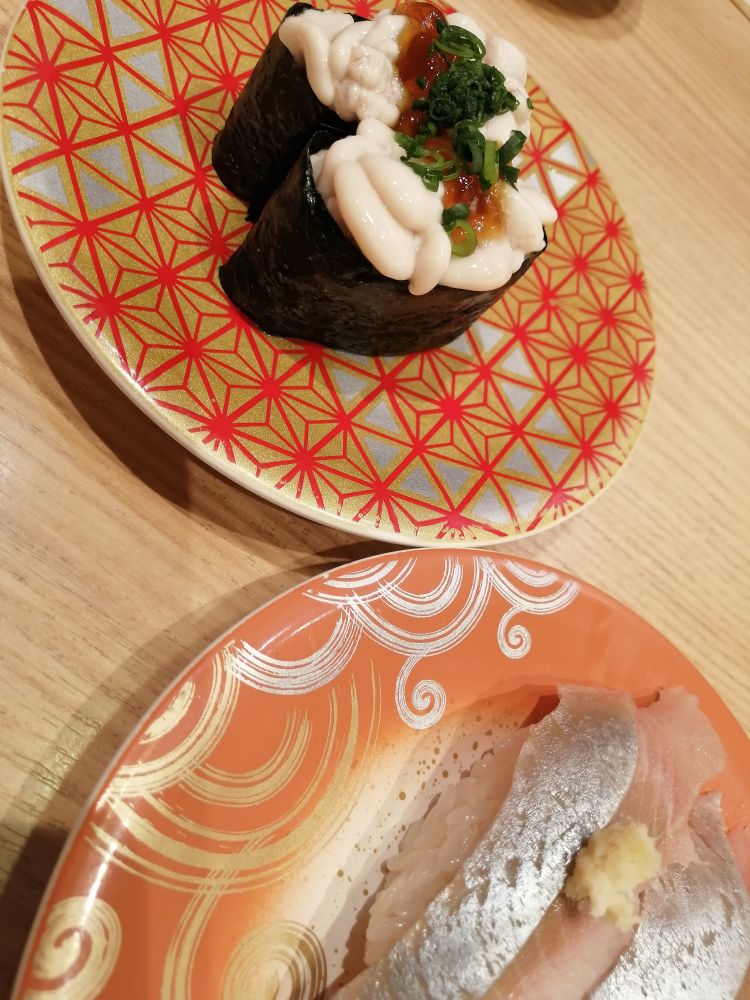 白子軍艦ポン酢ジュレ乗せと、にしんの握り。