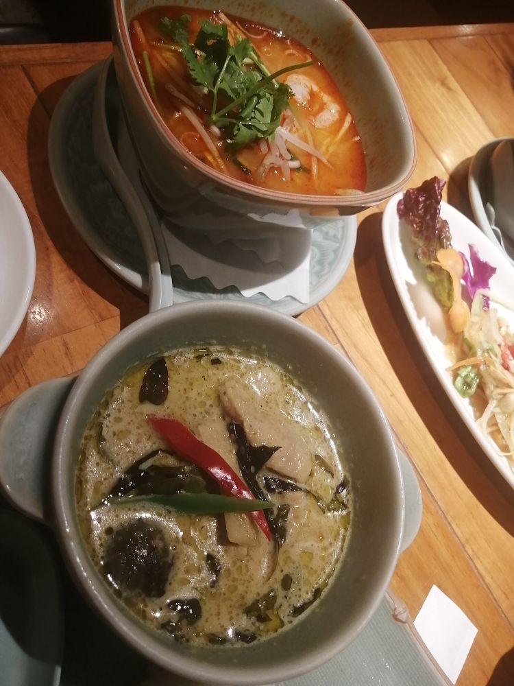 トムヤムフォーとグリーンカレー。いま食べたいものがセットメニューで実現出来ておじは満足っす。