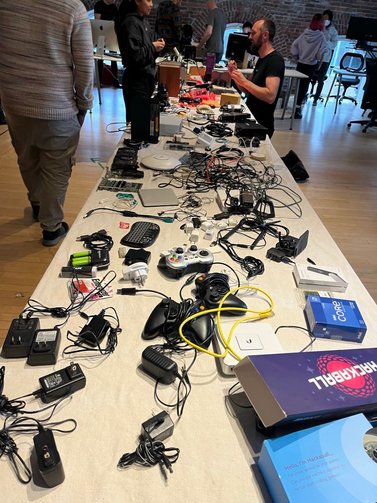 Electronics bazaar long table 