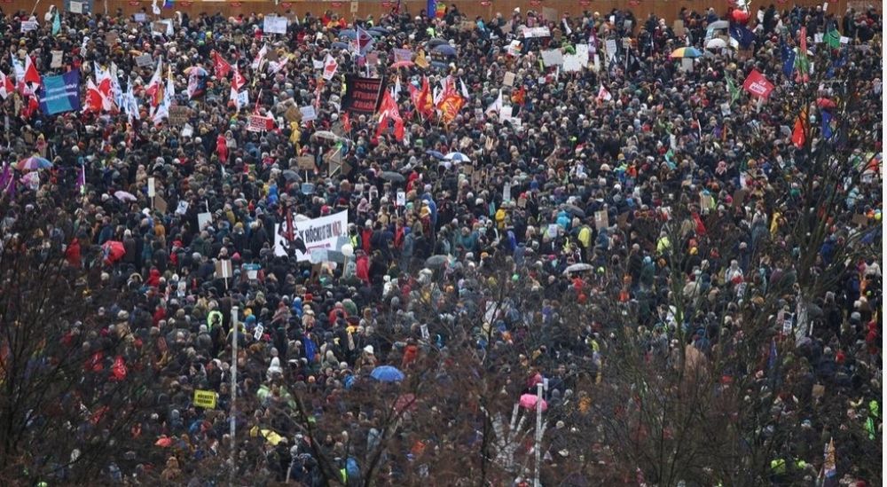 Luftbild der Demo in Berlin heute.