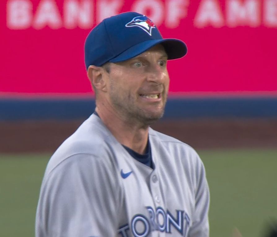 1st inning his left fielder crashes into wall and makes terrific catch 