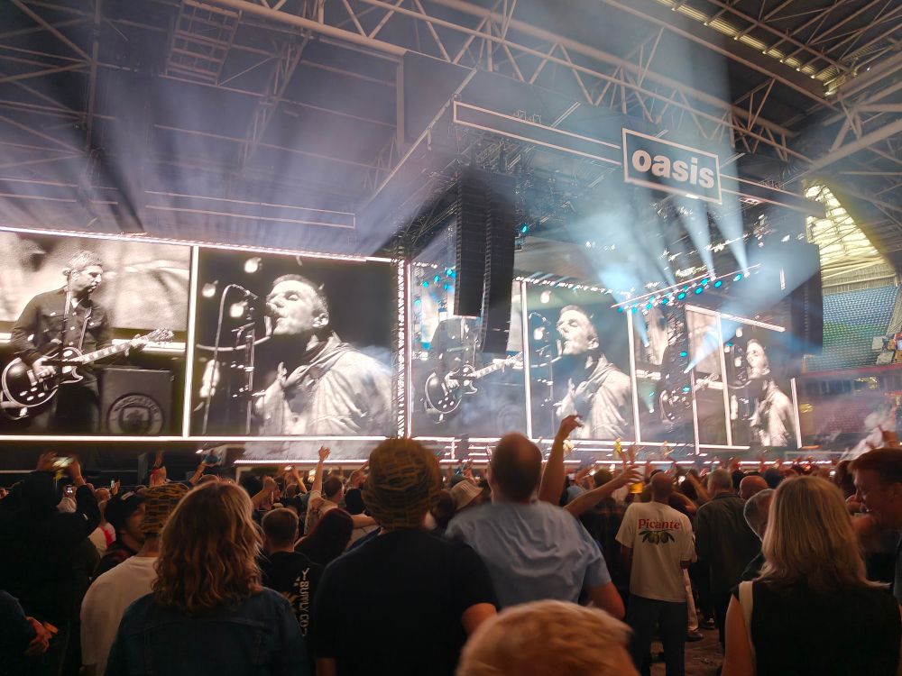 Oasis reunion